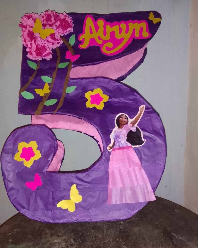 Piñata Número 5 — Princesa